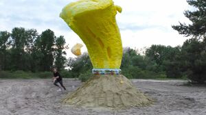 EXPERIMENT : Big Yellow Eruption Volcano Toothpaste From Coca-cola ,Fanta , Mirinda and MENTOS